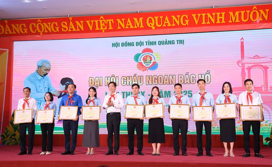 dai-hoi-chau-ngoan-bac-ho-6.jpg