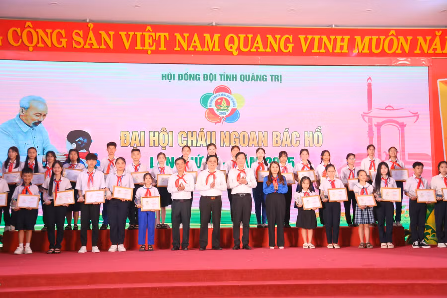 dai-hoi-chau-ngoan-bac-ho-3.jpg