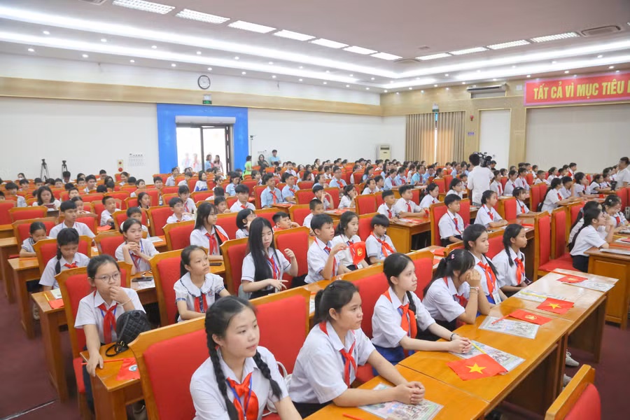 dai-hoi-chau-ngoan-bac-ho-2.jpg