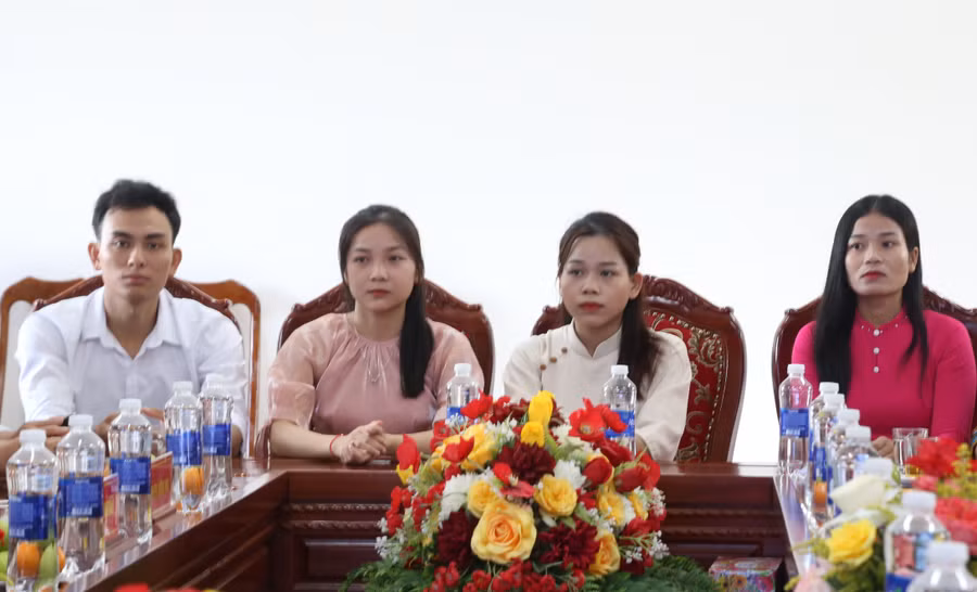 giao-vien-lao-3.jpg