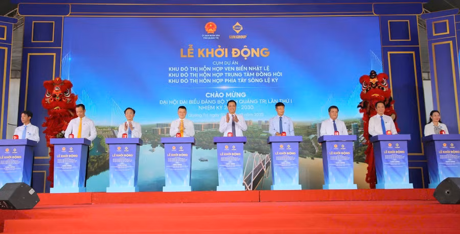 Lãnh đạo tỉnh Quảng Trị thực hiện nghi thức khởi động dự án.