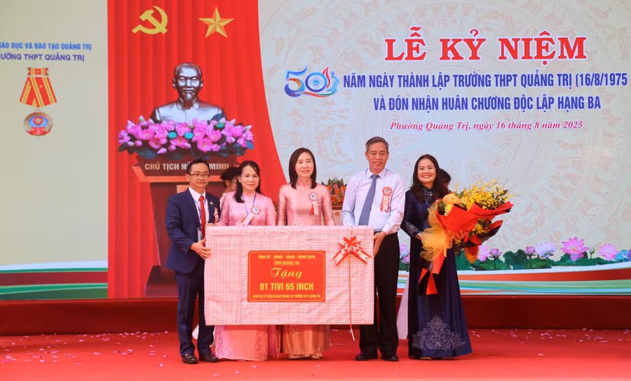 truong-thpt-quang-tri-7.jpg