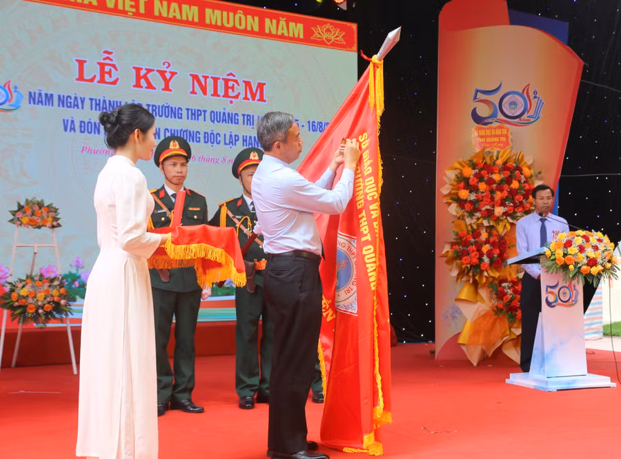 truong-thpt-quang-tri-9.jpg