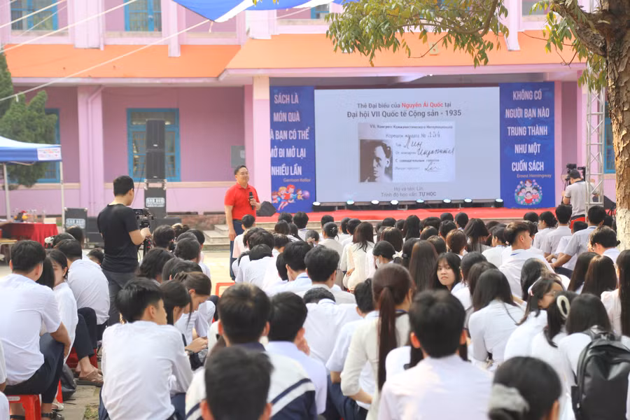 khai-mac-ngay-sach-8.jpg