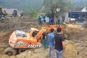 Hiện trường vụ sập giếng ở Nghệ An. (Ảnh: NDCC)