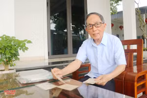 Thầy giáo, cựu chiến binh Nguyễn Hồng Bá.