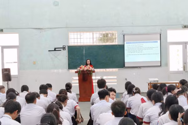 Phát huy vai trò đồng hành của cha mẹ học sinh theo hướng thực chất