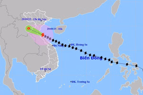 Dự báo đường đi của bão số 10 Bualoi sau khi đổ bộ miền Trung đêm 28.9. Ảnh: NCHMF