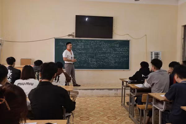 Giờ học tại Trường Trung cấp nghề miền núi Thanh Hóa.