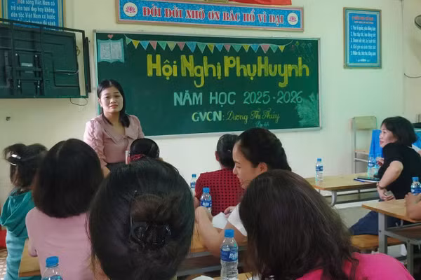 Ban đại diện cha mẹ học sinh không được tự đặt ra các khoản thu hoặc ép buộc đóng góp.
