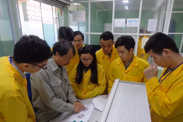 Kiến tập vận hành lò phản ứng nghiên cứu Đà Lạt. Ảnh minh họa/ITN.