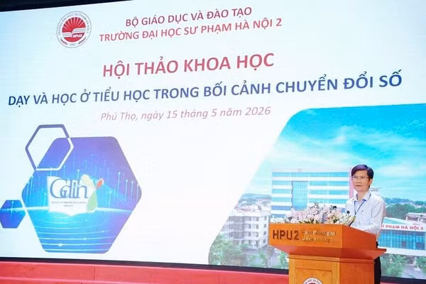 PGS. TS Nguyễn Quang Huy, Hiệu trưởng Trường ĐHSP Hà Nội 2 phát biểu khai mạc Hội thảo. 