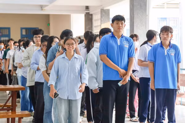 Thí sinh tham gia kỳ thi V-SAT năm 2025 tại Đại học Cần Thơ.