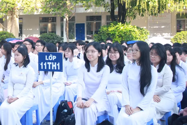 Học sinh Trường THPT Phú Nhuận (phường Đức Nhuận, TPHCM) trong một hoạt động trải nghiệm.