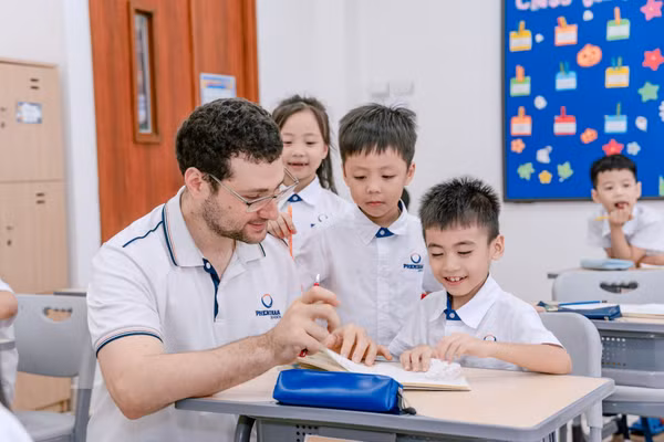 Dự thảo hướng tới xây dựng môi trường sử dụng tiếng Anh trong cơ sở giáo dục.