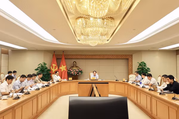 Phó Thủ tướng Lê Tiến Châu chủ trì cuộc họp. Ảnh: VGP/Thu Sa.