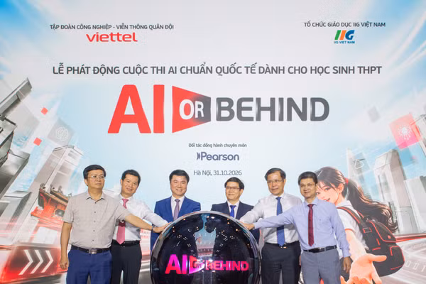 Đại biểu ấn nút phát động Cuộc thi "AI or Behind".