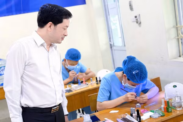 Đào tạo nghề tại Trường trung cấp nghề Giao thông công chính Hà Nội.