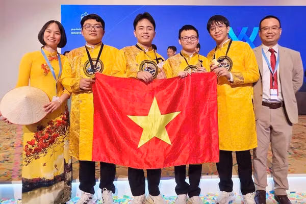 Năm 2025, lần đầu tiên trong lịch sử, đội tuyển Việt Nam giành 4 Huy chương Vàng trong Kỳ thi Olympic Hóa học Quốc tế.