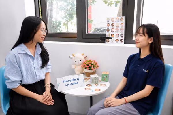 Tham vấn tâm lý tại Trường TH, THCS&THPT Hồng Đức (Hưng Yên).