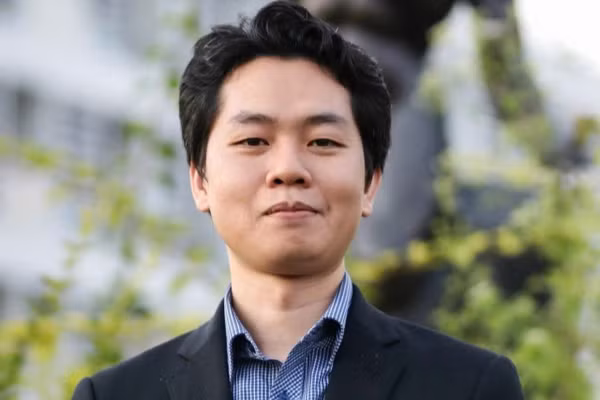 TS Nguyễn Phi Hùng.