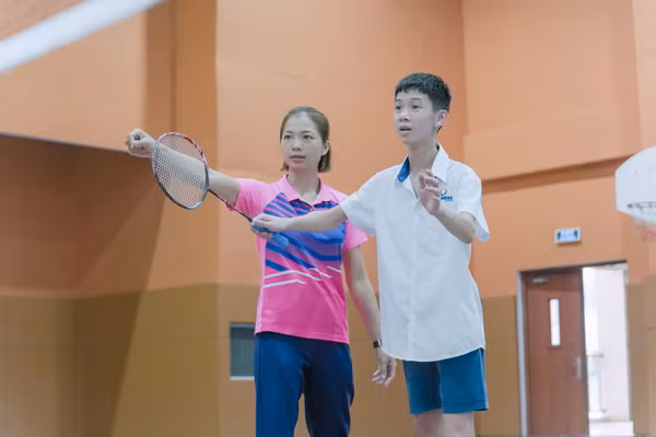 Học giáo dục thể chất tại Phenikaa School.