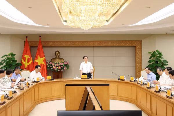 Phó Thủ tướng Hồ Quốc Dũng chủ trì phiên họp thứ nhất của Tổ công tác của Chính phủ về phát triển công nghệ chiến lược - Ảnh: VGP/Gia Huy