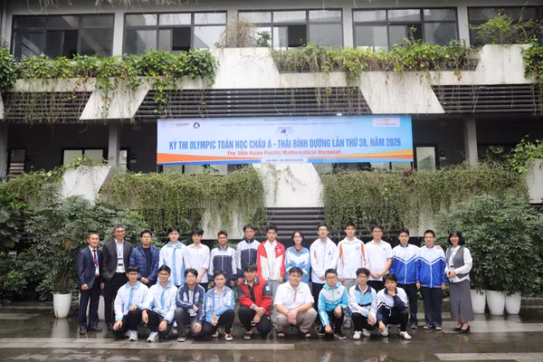 Đội tuyển Việt Nam tham dự Olympic toán Châu Á Thái Bình Dương.