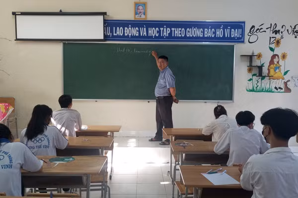 Giờ học tại Trường THPT Lương Thế Vinh (Bến Tre).