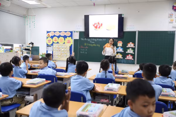 Học sinh Trường Tiểu học - THCS-THPT Hồng Đức (Hưng Yên).