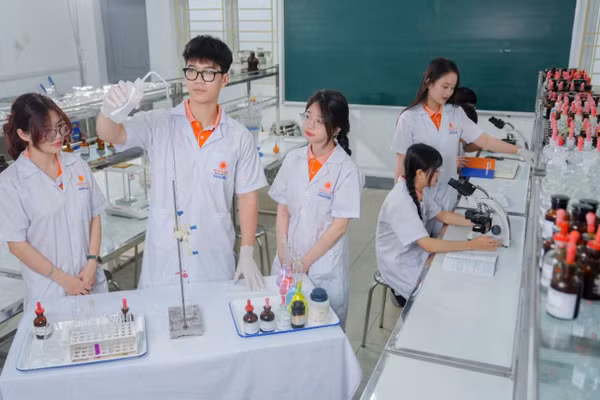 Sinh viên Trường ĐH Đại Nam.