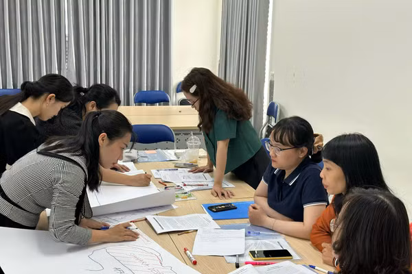 Trường Đại học Ngoại ngữ (Đại học Đà Nẵng) tập huấn giáo viên dạy một số môn học bằng tiếng Anh.