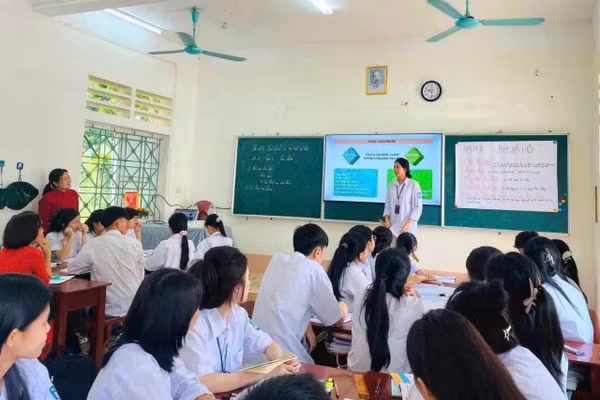 Hình thành thói quen tuân thủ pháp luật cho học sinh, sinh viên