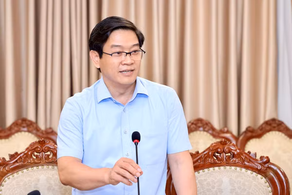 Ông Thái Văn Tài - Vụ trưởng Vụ Giáo dục Phổ thông (Bộ GD&ĐT) chia sẻ tại hội nghị.