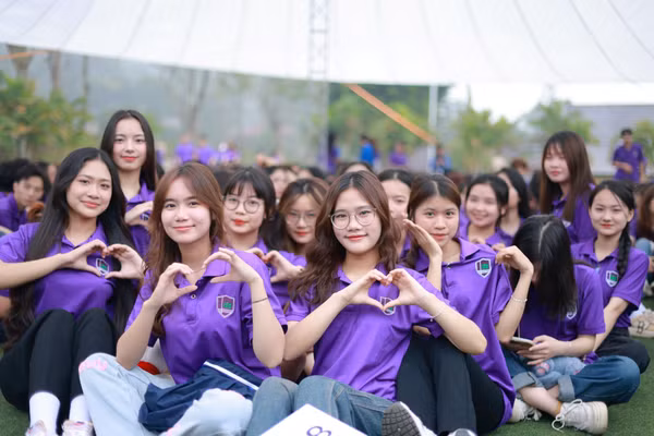 Sinh viên Trường ĐH Giáo dục, ĐHQG Hà Nội.