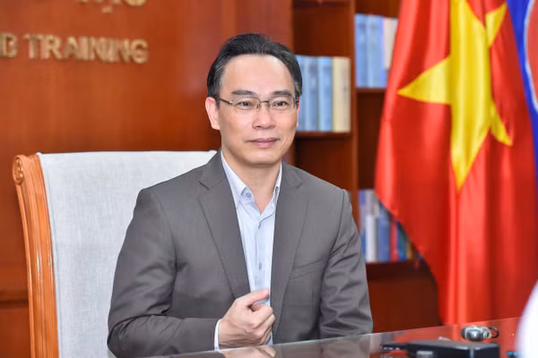 Bí thư Đảng ủy, Quyền Bộ trưởng Bộ Giáo dục và Đào tạo Hoàng Minh Sơn.