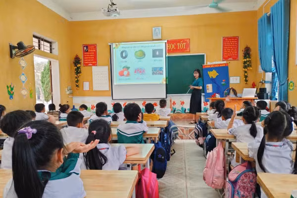 Giờ học tại Trường Tiểu học thị trấn Hạ Hòa (Hạ Hòa, Phú Thọ).