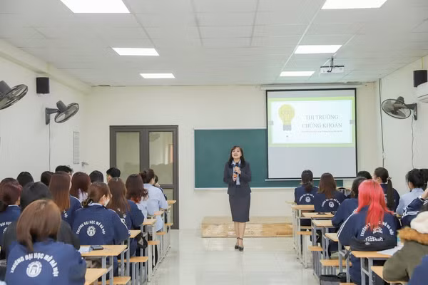 Giờ học tại Trường Đại học Mở Hà Nội.