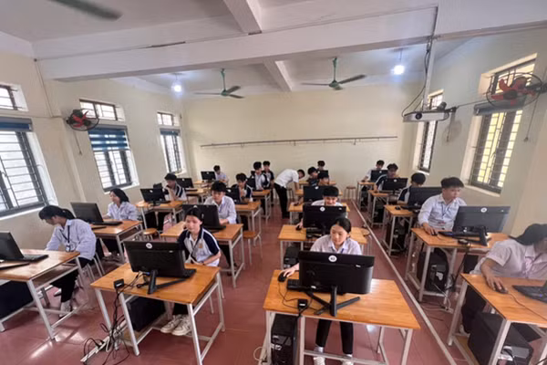 Bước chuyển tiếp phù hợp khi mở rộng hình thức thi tốt nghiệp THPT trên máy tính