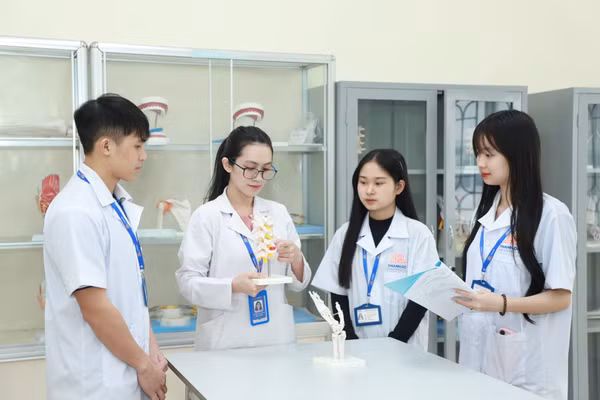 Hoạt động thực hành tại Trường Đại học Thành Đô.