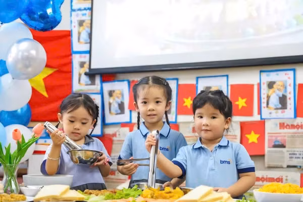 Trẻ Trường Mầm non Ban Mai (Hà Nội).