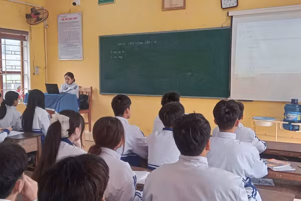 Giờ học tại Trường THPT Lam Kinh.