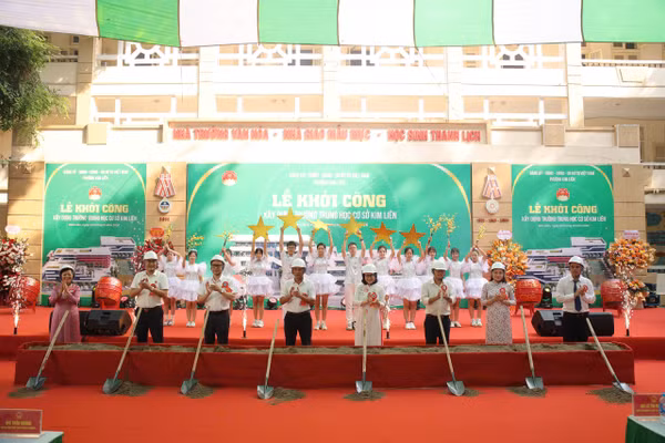 Lễ khởi công xây dựng Trường THCS Kim Liên (phường Kim Liên, Hà Nội).