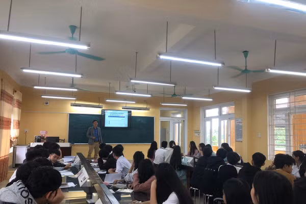 Giờ học tại Trường THPT Hương Vinh (TP Huế).