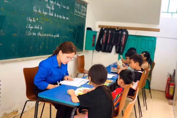 Những giờ học gieo yêu thương của sinh viên sư phạm