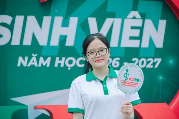 Đỗ Thị Thanh Trúc - cô thủ khoa khối ngành sức khỏe sở hữu bảng điểm xuất sắc.