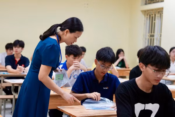 Thầy tự học làm gương trò tự học