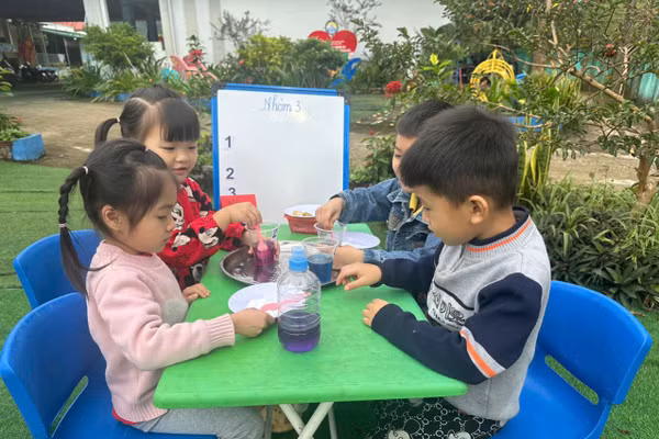 Trẻ Trường Mầm non Vĩnh Tiền (Long Cốc, Phú Thọ).