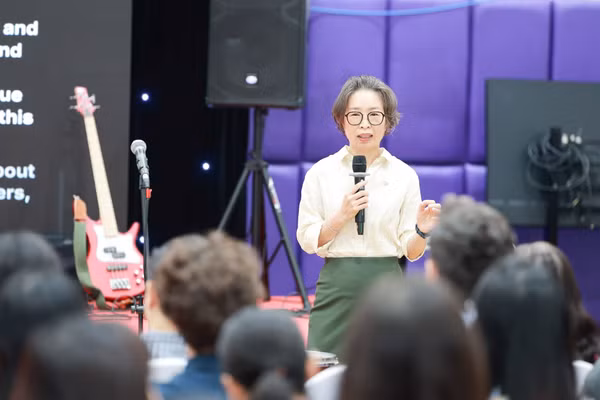 GS Bùi Thị Minh Hồng chia sẻ tại VDLC 2026.