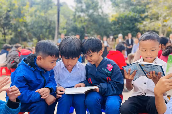 Học sinh Trường Tiểu học & THCS A Xing (Quảng Trị).